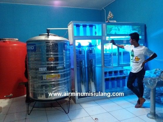 Segar Segar, Air Minum Segar di Seggar Ro: Nikmati Kesegaran Cilacap